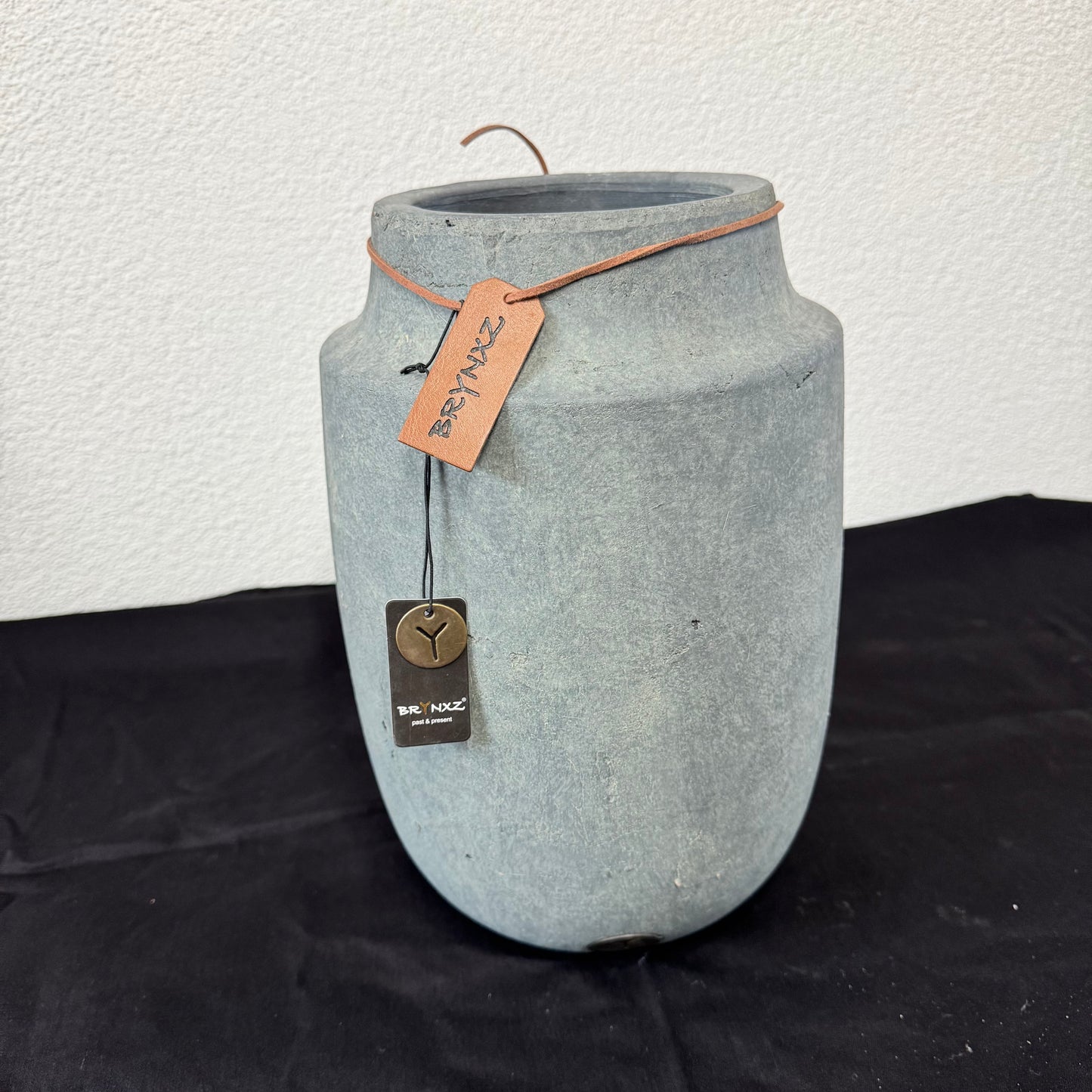 BRYNXZ vase impressive majestic vintage D.21 H.30