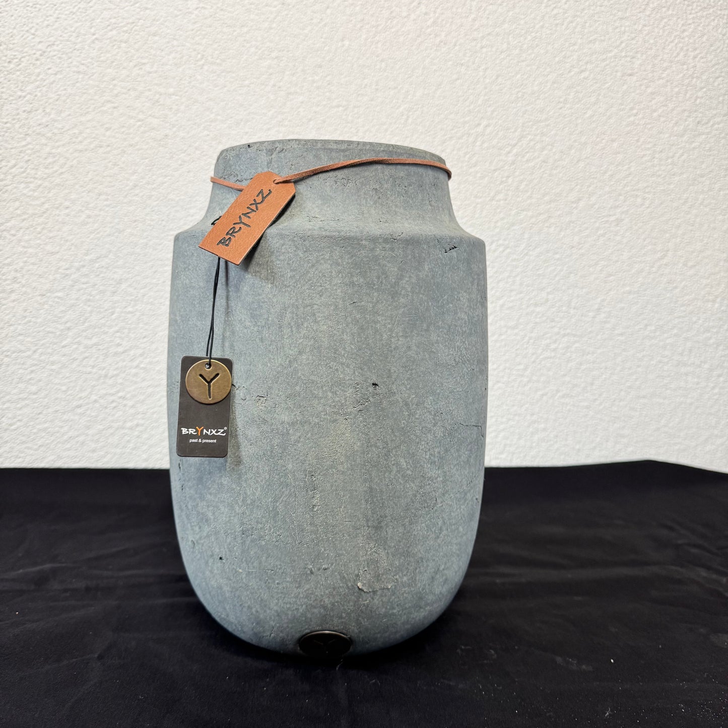 BRYNXZ vase impressive majestic vintage D.21 H.30