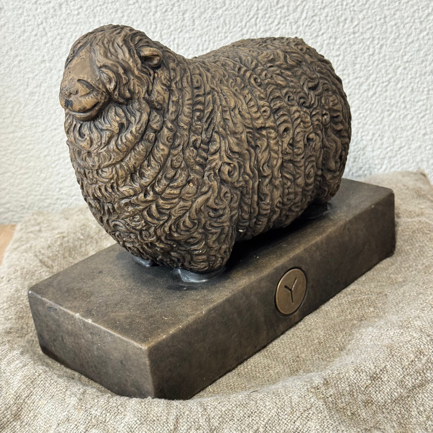 BRYNXZ Statue Sheep wool Majestic Brown L.24xB.12xH.22
