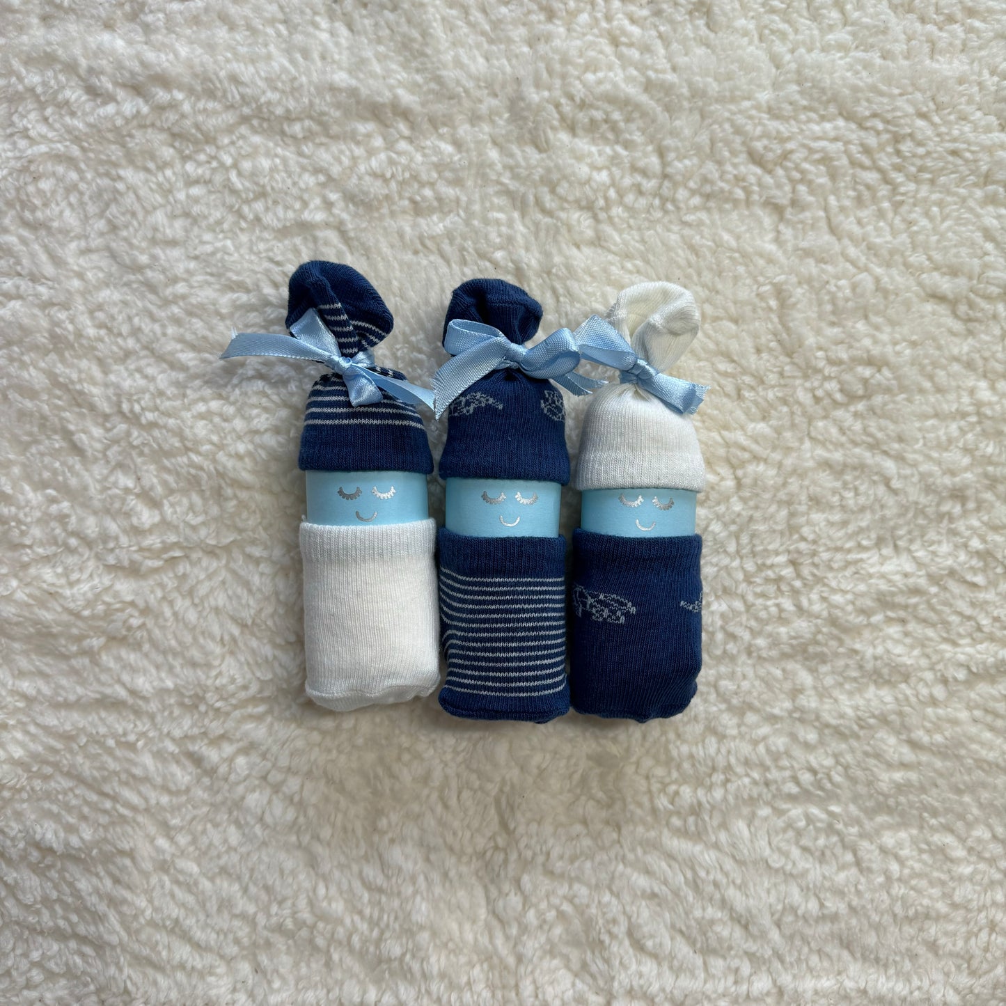 Kraamcadeau poppetjes jongen (3 stuks blauw/wit patroon)