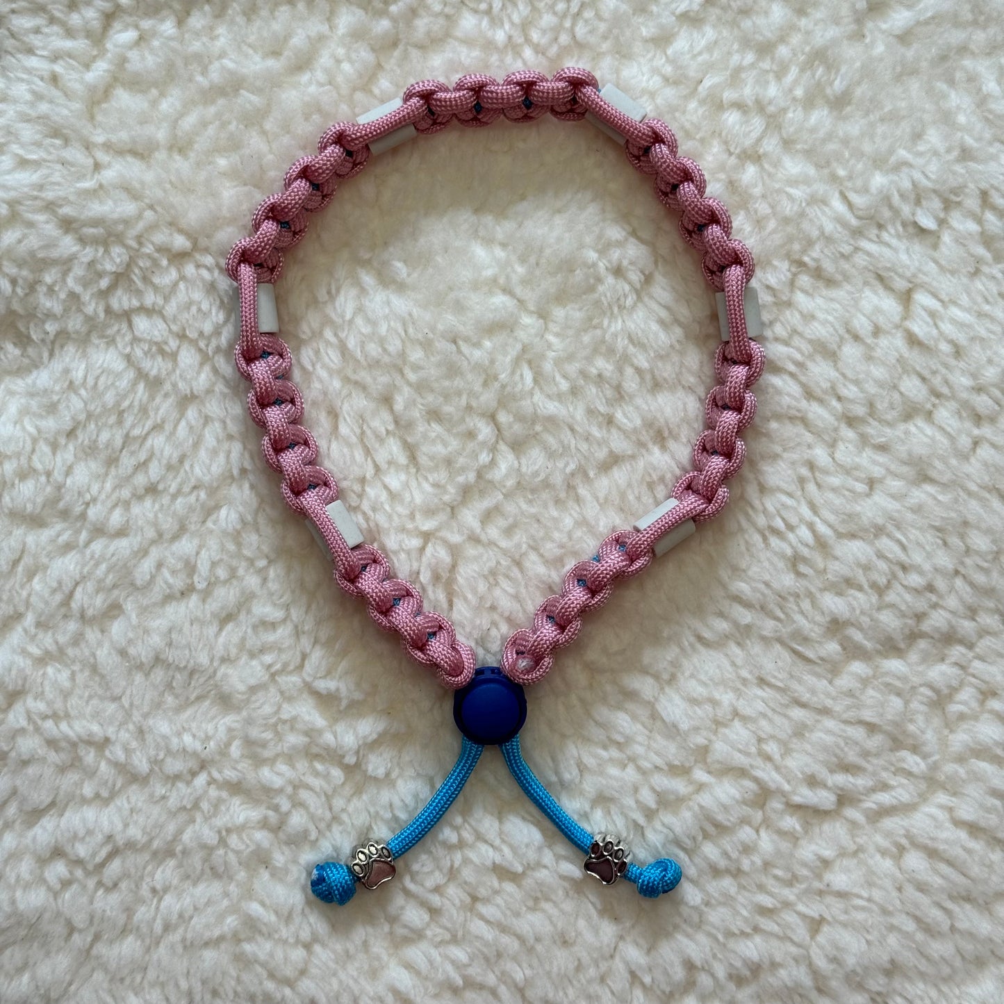 Tekenband Hond lichtblauw/lichtroze (34-40 cm)
