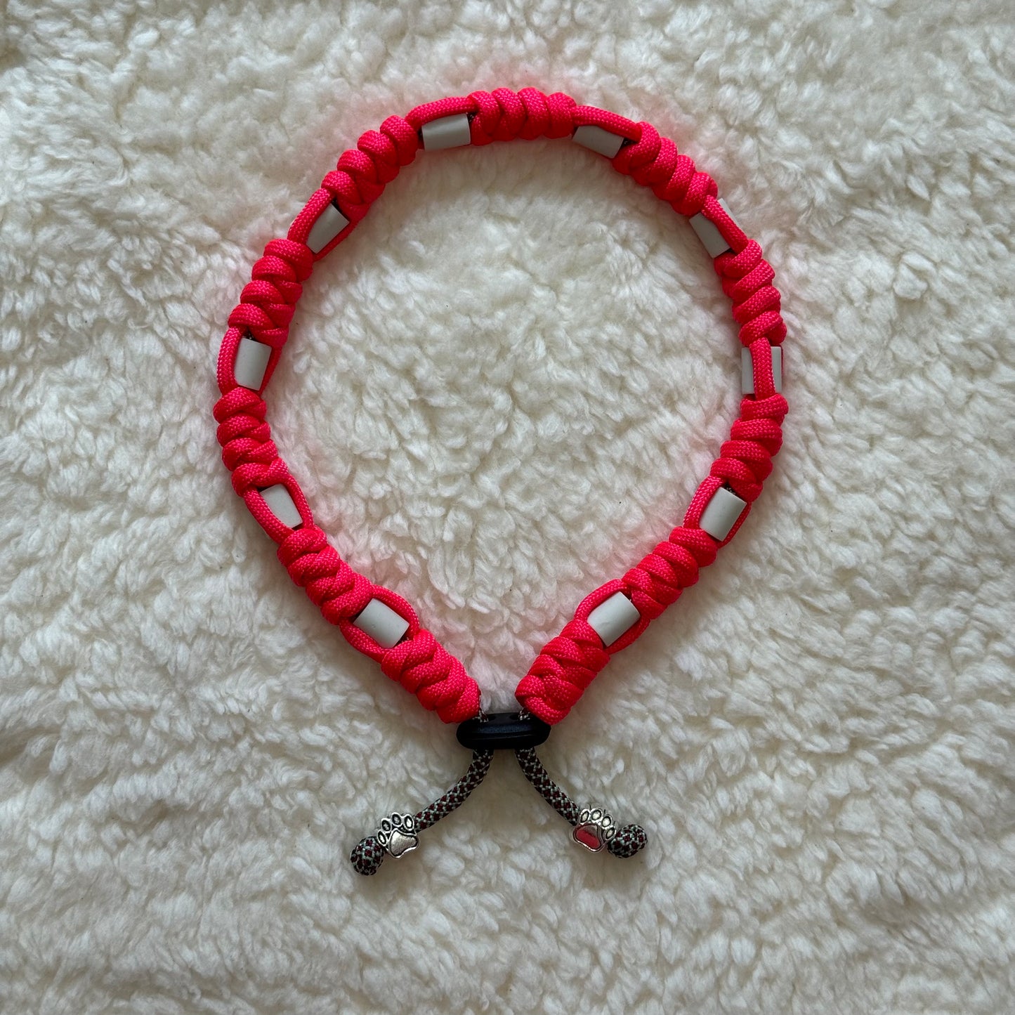 Tekenband Hond groen/roze patroon met fel roze (37-41 cm)