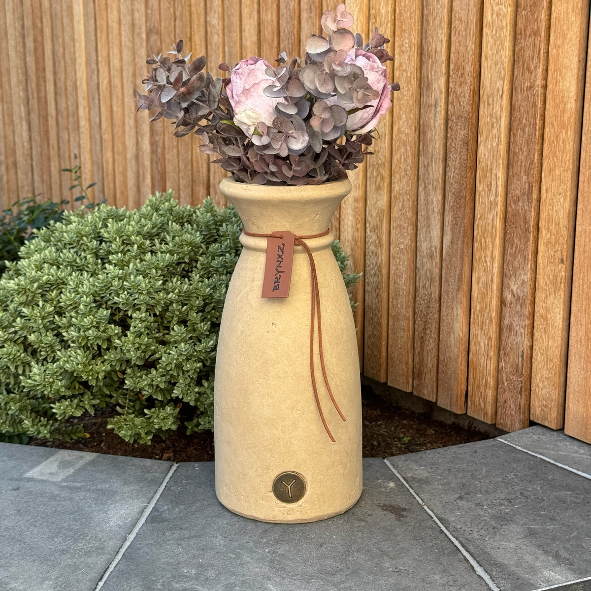 Brynxz vaas Luxury met leren koord Majestic Taupe M D14 H31
