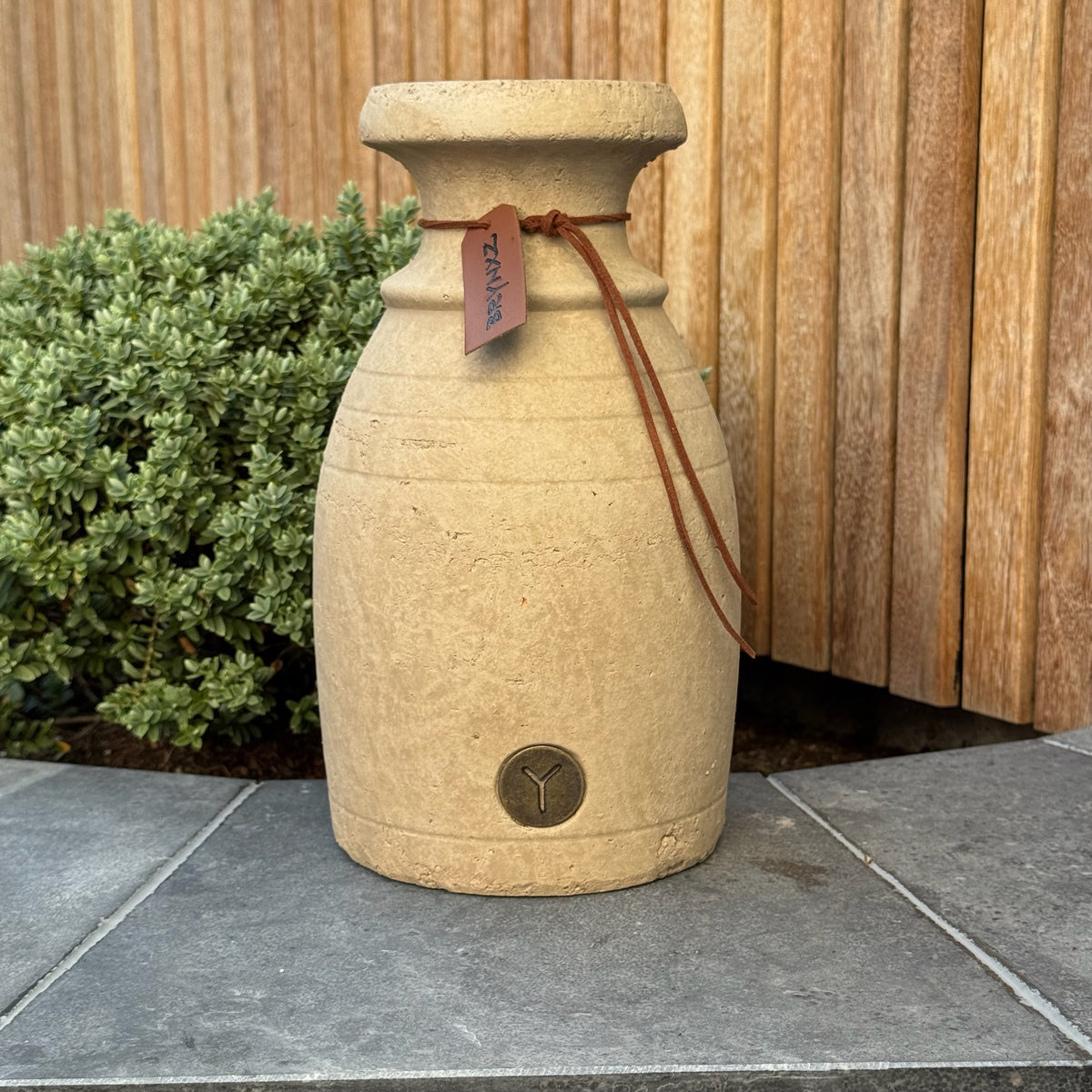 Brynxz decoratieve fles met lijnen en koord Majestic Taupe M