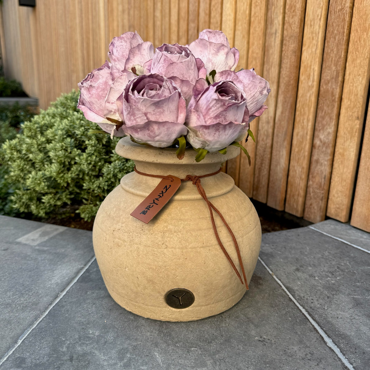 Brynxz decoratieve fles met lijnen en koord Majestic Taupe S