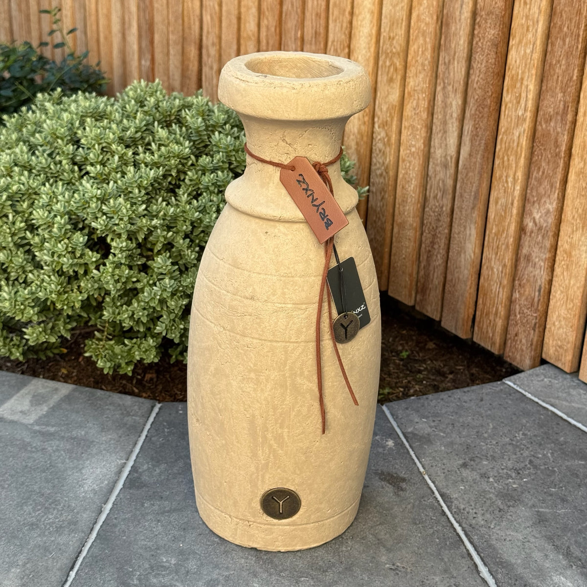 Brynxz decoratieve fles met lijnen en koord Majestic Taupe L