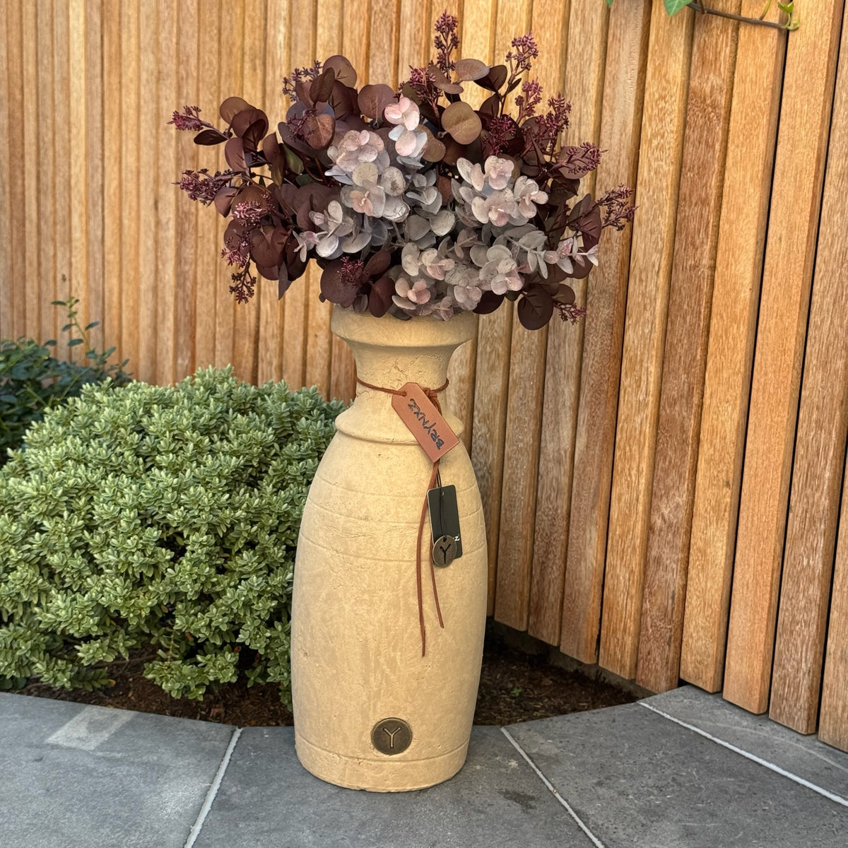 Brynxz decoratieve fles met lijnen en koord Majestic Taupe L